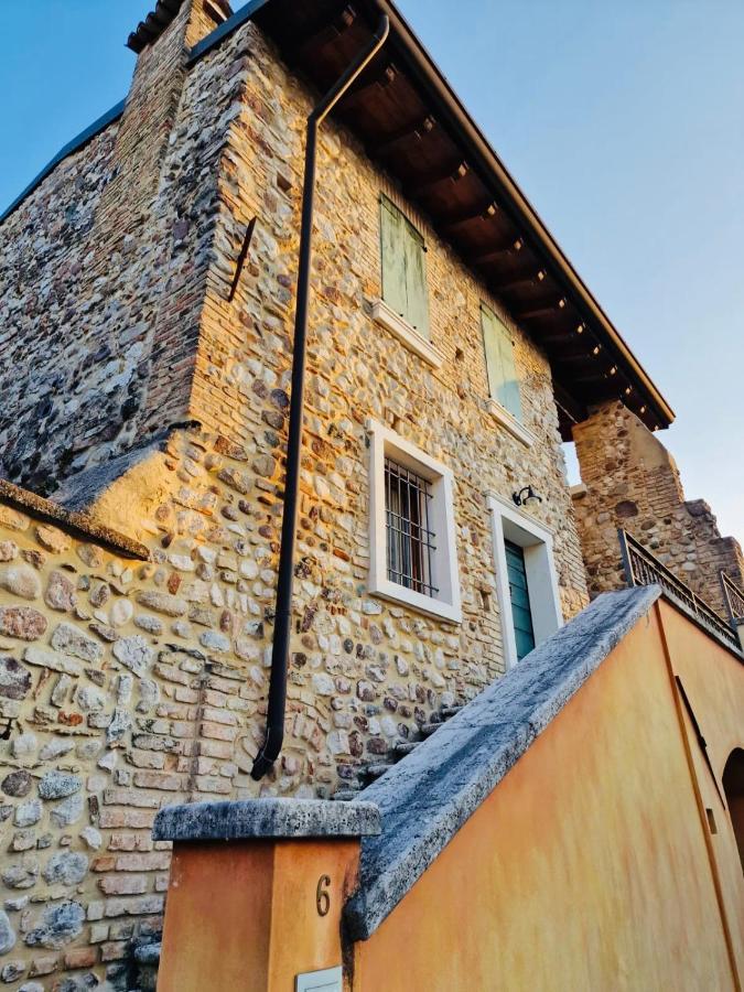 Ferienwohnung Thomas' Castle Pozzolengo Exterior foto