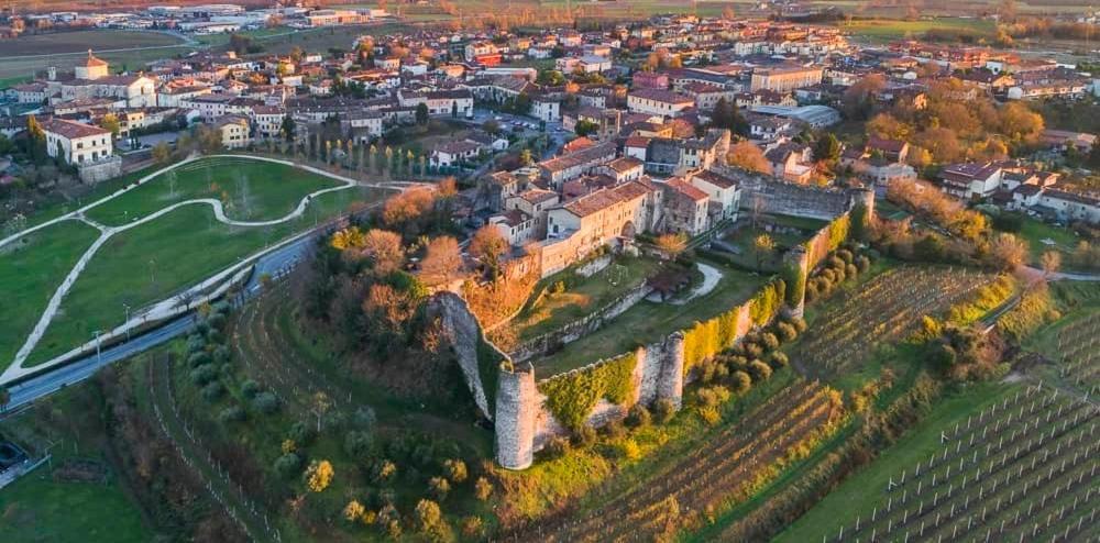 Ferienwohnung Thomas' Castle Pozzolengo Exterior foto